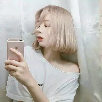 赤裸的公务员